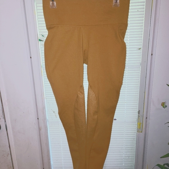 Spanx, Medium Dijon colored Ready to WOW. - Picture 1 of 9
